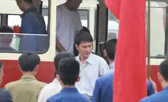 狼图腾军绿红花怀旧动人