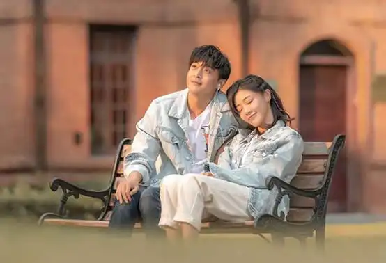 女演员甘愿牺牲演艺事业,主动到女儿家中照顾,得到女婿高度赞赏