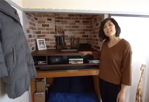 日本小夫妻,低价买下墓地旁19㎡筒子楼,将其变成舒适小蜗居