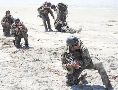 伊朗敢死队突破美基地禁入区,摧毁大量设施,与美军激战一整夜