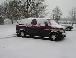 美大学生蜗居货车两年还助学贷款
