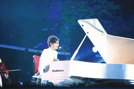 天真败给眼泪无臂钢琴师刘伟成中国达人王
