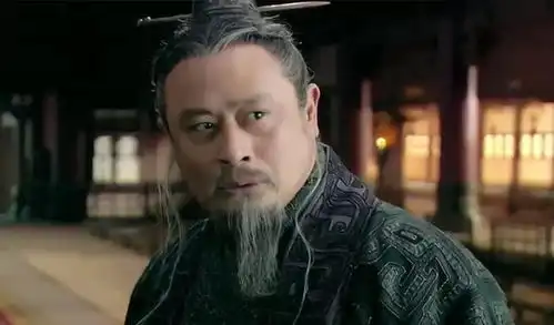 李斯为什么要背叛秦始皇,被斩前他说了10个字,一年后就一一应验
