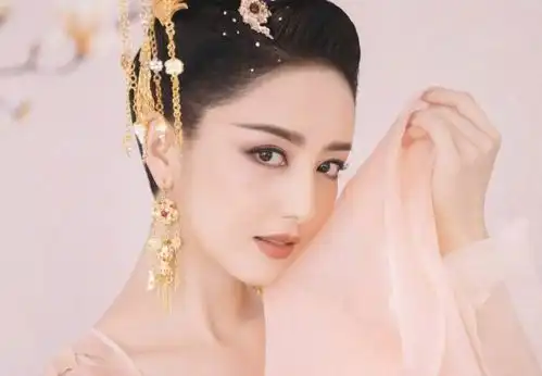 佟丽娅古装新剧开拍,饰演四大美人之一,女二号的颜值也很惊艳

