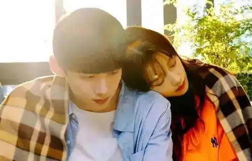 从官宣到生子只用四个月都说她不值,谁知这才是人生赢家