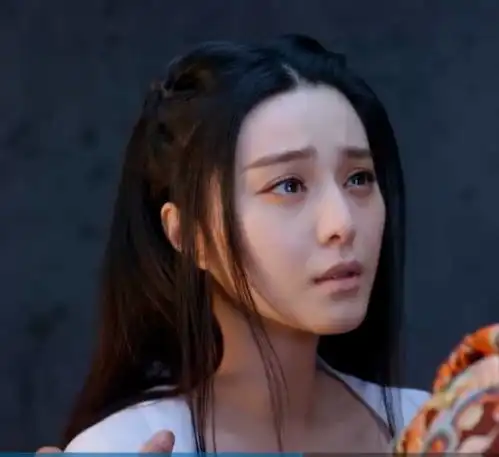 范冰冰拿下影后,获奖感言为何不提李晨
