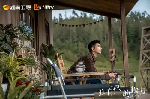 去有风的地方收视率破2,刘亦菲真能够扛剧,李现登上巅峰

