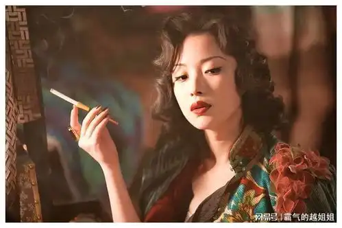 全裸上阵一个不害臊,一个耍流氓,网友愿意看