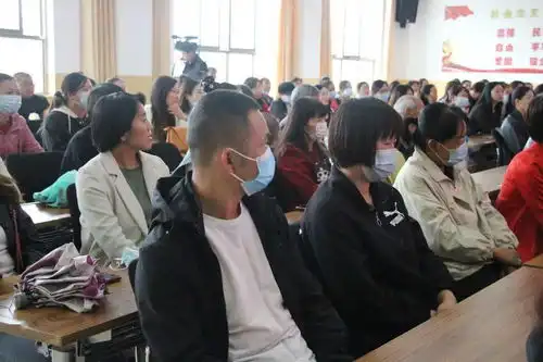 省妇联幸福家庭兴陇原红色家风传万家家庭教育公益巡讲走进山丹
