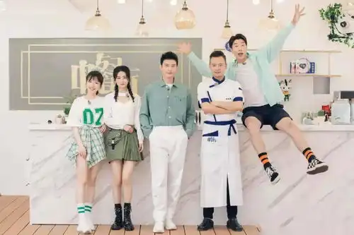 白敬亭也被韩国人偷了抄袭剧照还篡改警服,奖杯汉服样样不放过