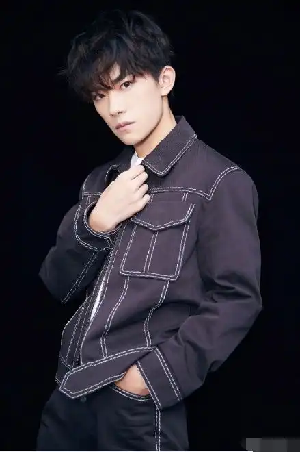 五周年前夕,王源和千玺分别给粉丝们送来礼物,那小凯呢