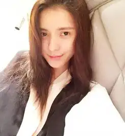 王健林独子王思聪嫩模女友私照曝光神似av女神泷泽萝拉
