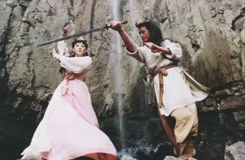 令狐冲后来剑法大成,能赢同门前辈杨过吗你看西毒欧阳锋怎么说