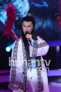 朱梓骁收工后速闪人懒理镜头