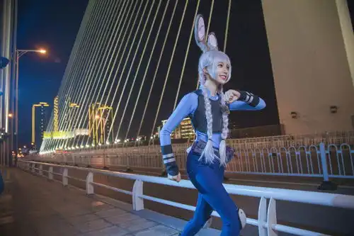 疯狂动物城朱迪兔cosplay
