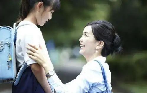 妈妈偷吃一口蛋糕遭孩子骂,不料网友评论一边倒活该