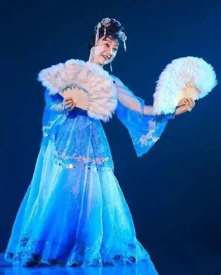 阳光正能量芳华不朽舞蹈女神陈爱莲
