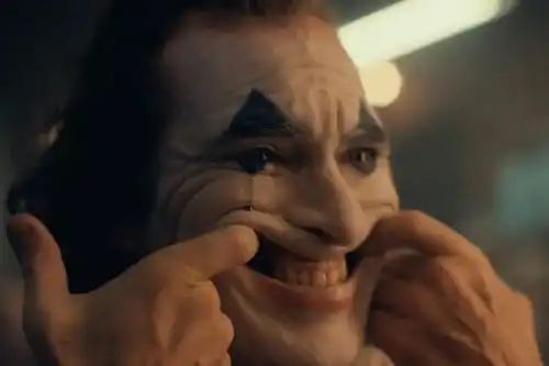 第92届奥斯卡小丑被韩流寄生虫抢了风头
