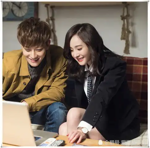 杨幂在谈判官穿的6套衣服,网友这才是时尚女人该有的穿搭