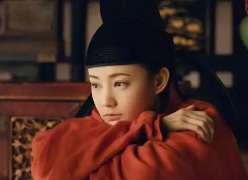 不愁没戏拍,新剧扑街没人嘲,迪丽热巴也得羡慕她吧