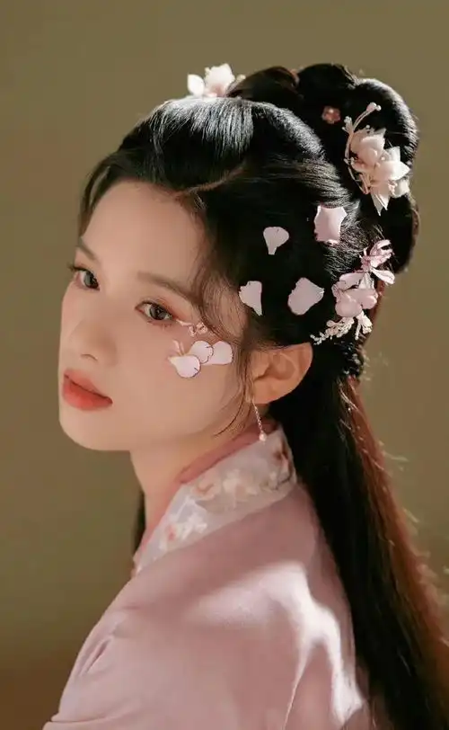 张婧仪惜花芷范围感图片