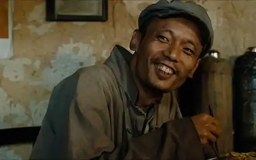 回顾妹妹远在美国,父母也已离世,如今67岁膝下无子的葛优如何
