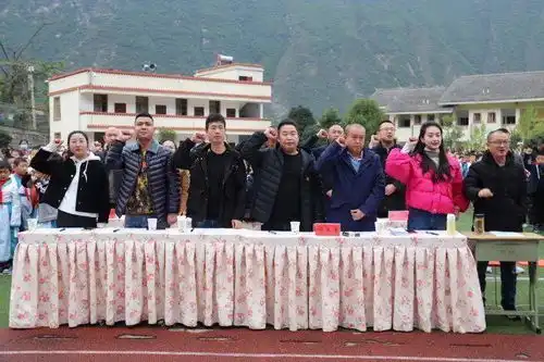 朗声传诵百年芳华,青春赓续红色篇章
