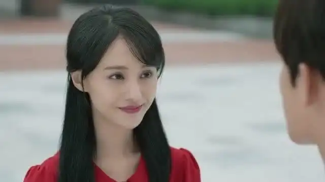 微微一笑很倾城微微真是朵盛世白莲花,还带着绿茶的香味
