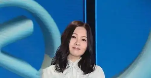 53岁李丽珍近照曝光,气质依然似少女,年轻时美到让前男友爱30年
