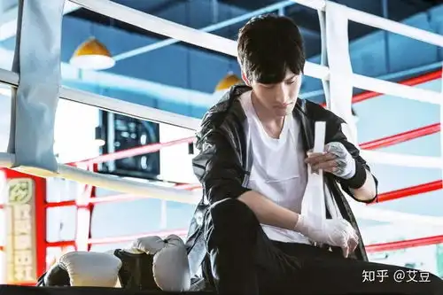 如何评价出演甜蜜暴击中骆冠言一角的新晋演员赵越
