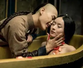 赵丽颖肚兜浴缸调情揭脸红心跳荧幕吻戏
