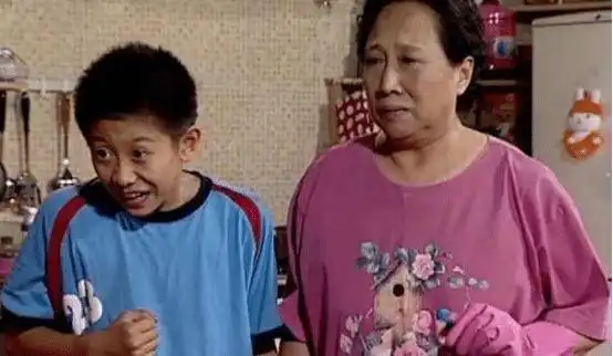 家有儿女中刘星姥姥多有钱十年前抽的香烟现在照样买不起