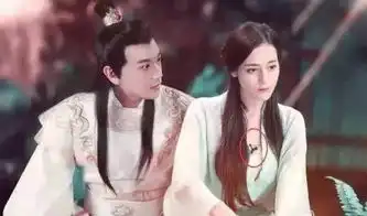 尬性十足的穿帮镜头迪丽热巴胸口黑乎乎的是啥网友笑了
