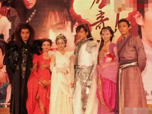 仙剑3见面会旧照片曝光杨幂胡歌等演员一脸青涩
