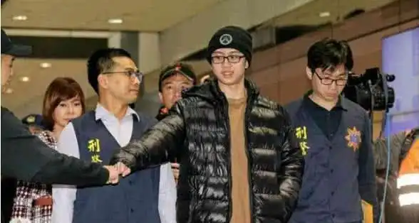 93版包青天狄莺,宠儿子同睡15年12岁断奶,儿大避母不懂吗