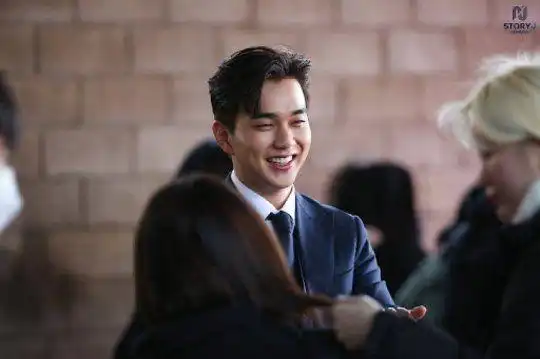 胖了毁所有,李敏镐张根硕李钟硕俞承豪5个颜值崩坏的男神
