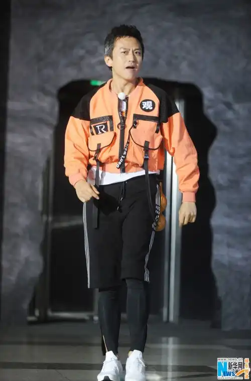 宋仲基现身跑男斗蛇精baby张雨绮一秒变迷妹
