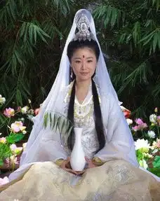 盘点各版本的观音林心如亲和李玉刚雷人她最像
