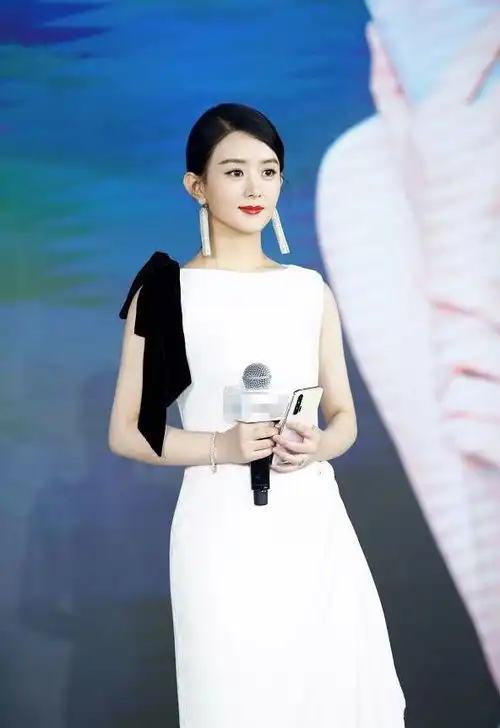 赵丽颖复出被吐槽请对新手妈妈多些理解和支持,少些挑剔和指责
