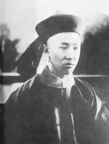 晚清老照片溥仪生父载沣年轻时很帅,最后两张是溥仪漂亮的乳母