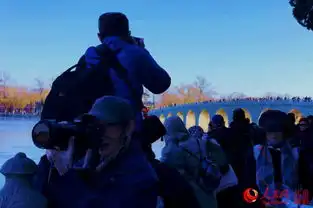 颐和园奇景中的奇景金光穿洞吸引上千游客围拍
