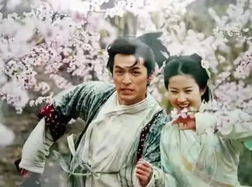 从资源一线混到代言网游,没了干爹,刘亦菲将何去何从