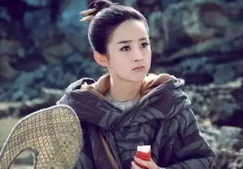 你是大明星,借我两万块怎么了赵丽颖高情商怼人回答的确很赵丽颖
