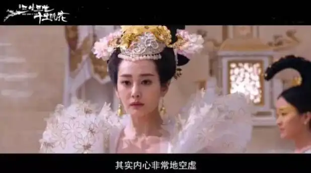 李纯版素锦服装造型百变,风头盖过刘亦菲版白浅
