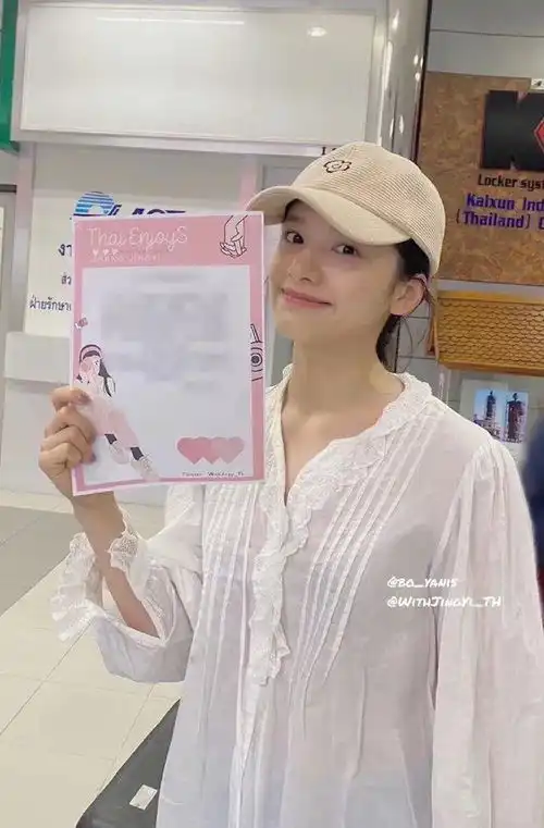 今日份的瓜丨杨幂发文祝刘诗诗一切都好,张婧仪用口红给粉丝签名