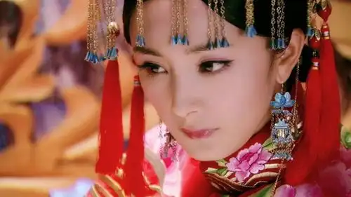 回顾10位顶流小花的清宫剧造型杨幂俏丽赵丽颖甜美,李沁如懿传