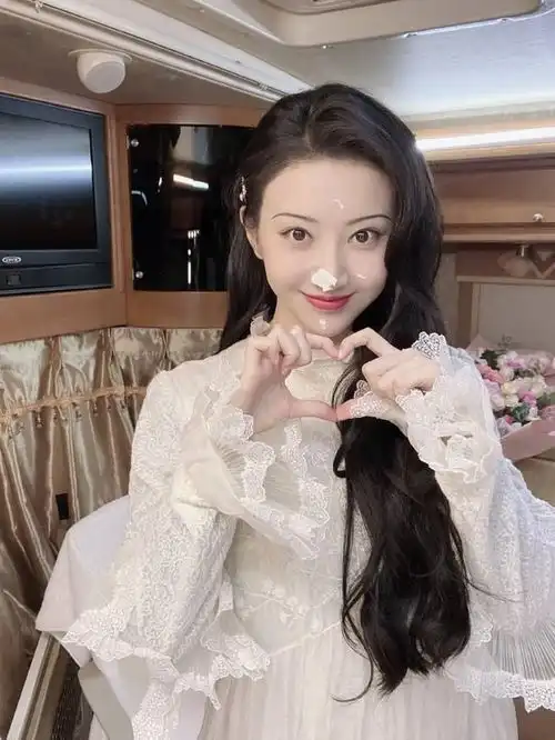 景甜最新剧照流出,长相明艳配上古典造型,成功艳压刘亦菲