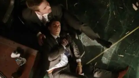 蒙面版绿箭侠联手黑箭解救普罗米修斯绿箭侠第五季普罗米修斯出场集锦9
