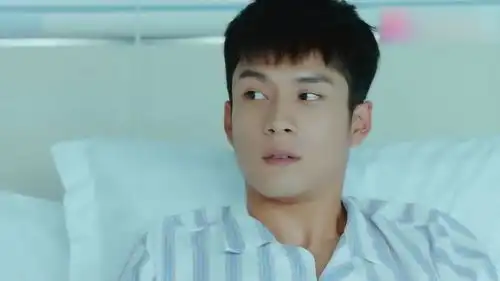 极速青春胖子为了爱情回国,而兄弟们也对此支持,真有义气