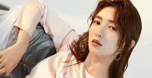 江疏影真人长啥样当看到纯素颜的她,胡歌眼光是个谜